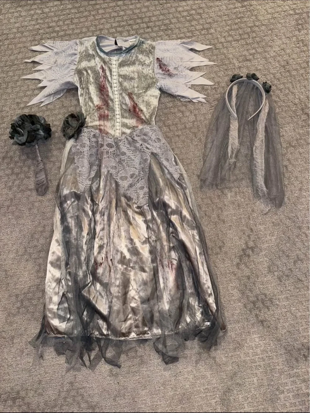 Girls' Gray Haunted Bride Costume Dress with Veil and bouquet